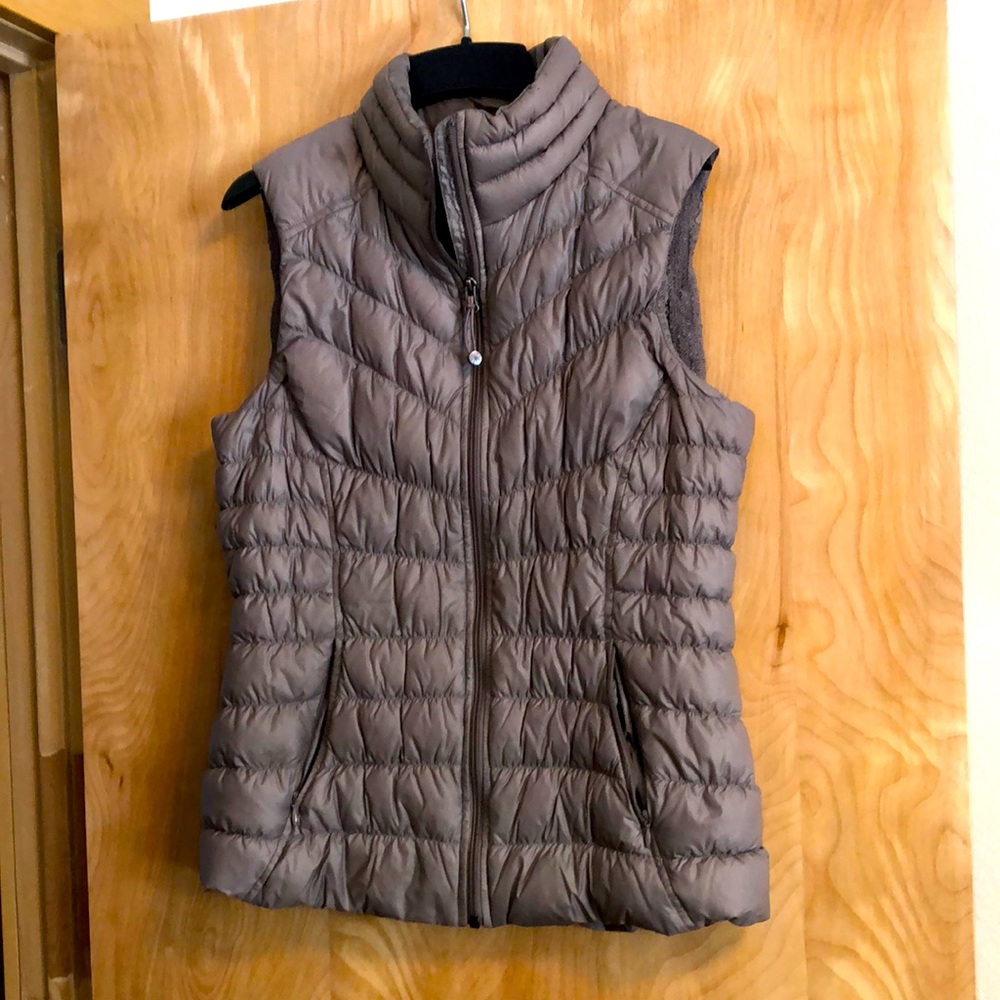 Athleta down vest